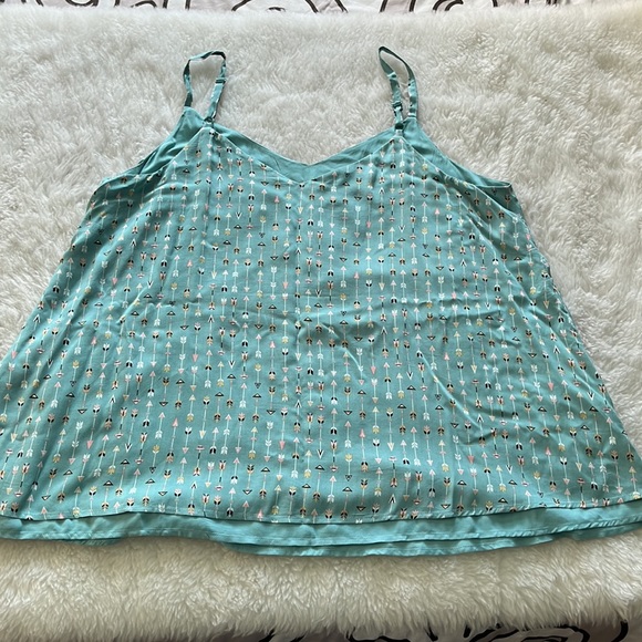Torrid SOPHIE CHALLIS DOUBLE LAYER SWING CAMI sage green multicolor arrow size 1 - Picture 6 of 11